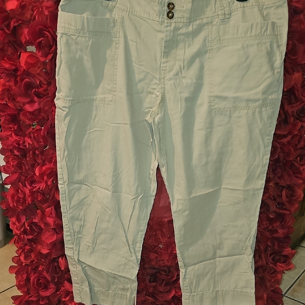 Old Navy Women's Casual Cream Capri Pants Size 14